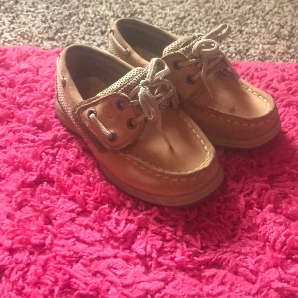 Toddler girl size 7 sperry shoes